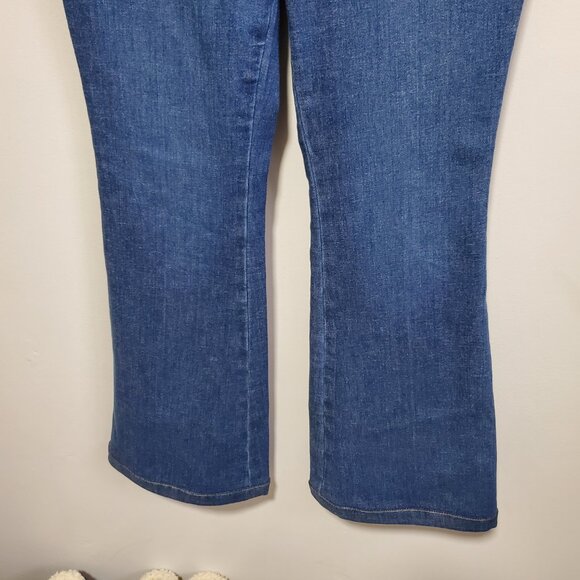SPANX Spanxshape EveryWear Flare 29.5" Jeans Pull-On Stretch Blue Women's XL - Picture 6 of 15